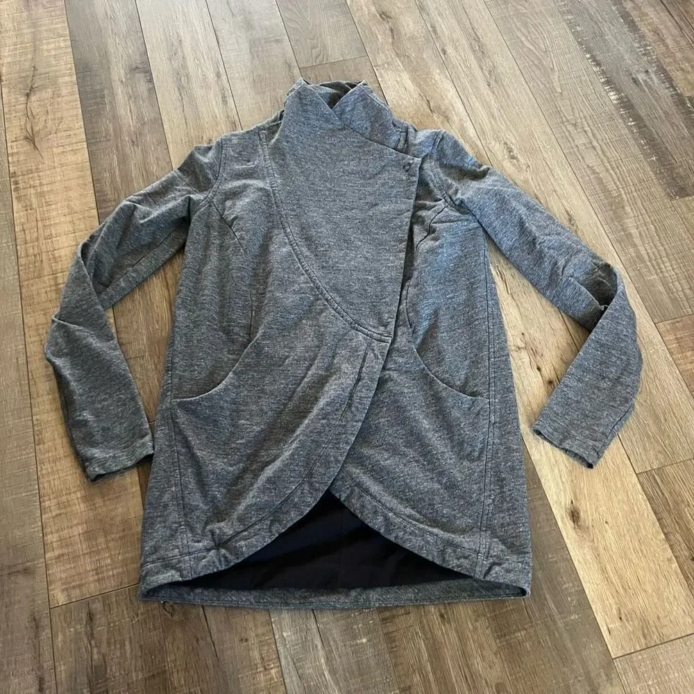 Lululemon That's a Wrap Jacket Grey Size 6